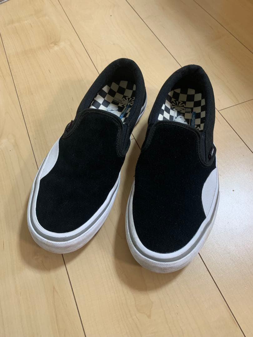 vans slip on × independent