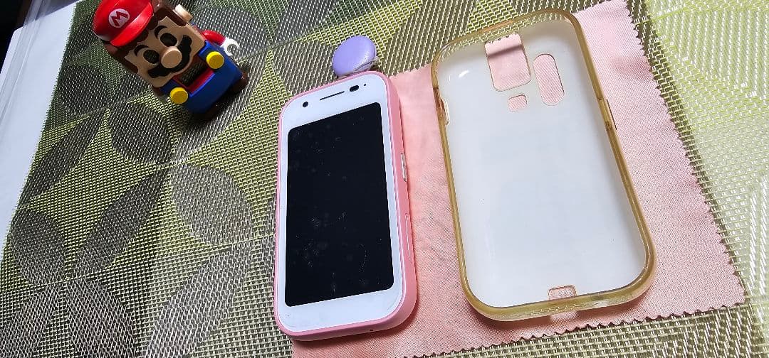 のキッズ向け携帯電話 mamorino6 マモリーノ6 ピーチピンクです。