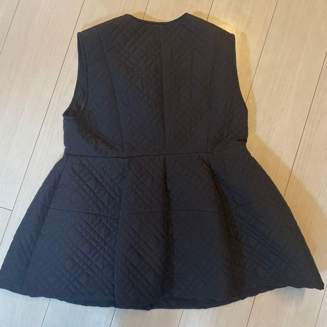 very掲載　THREE SQUARE スリースクエアキルティングジレ　ベスト