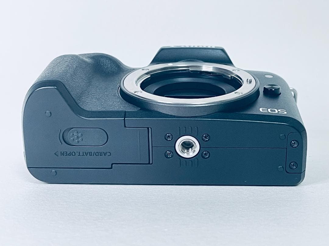 Canon キャノン EOS Kiss M ブラック 【美品！動作確認済】