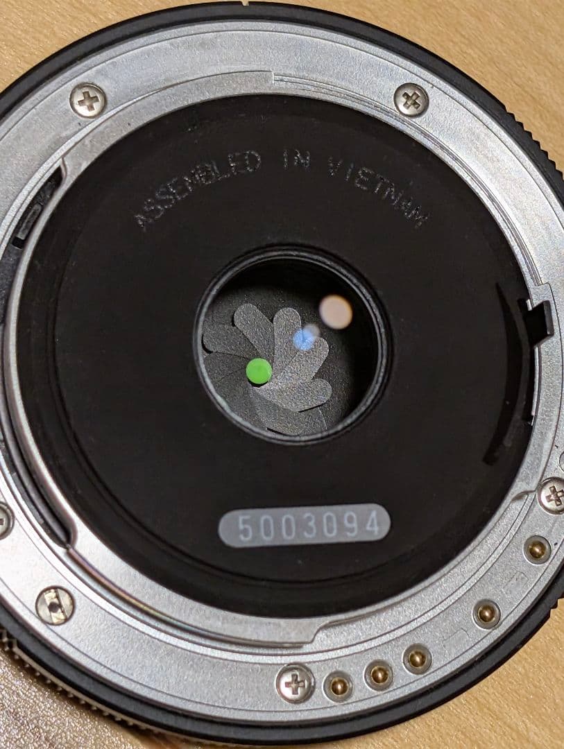 PENTAX K-01 ボディ+ DA 40 mm f / 2.8 XSレンズ