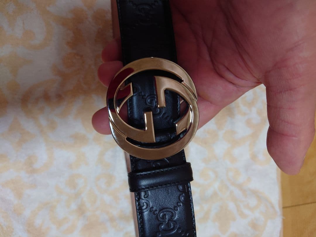 GUCCI ブラックレザーベルト 100/40