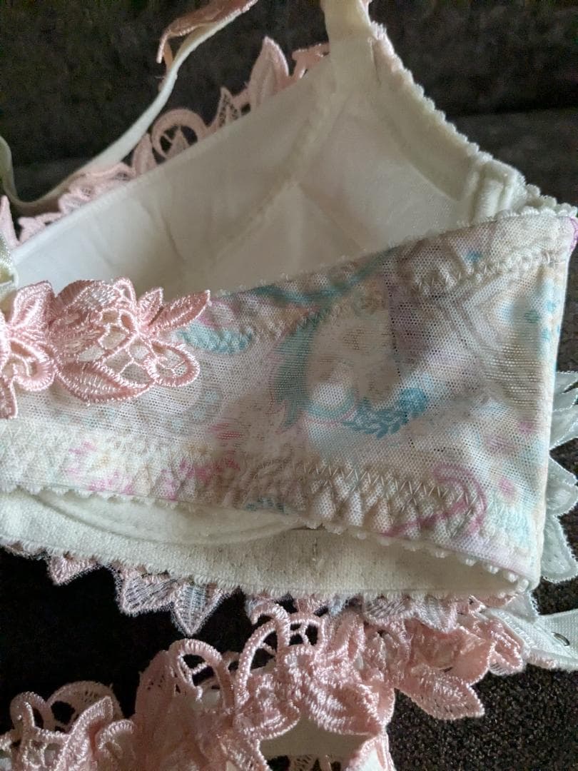 ワコール、サルート62グループブラD75、ガーター、ソング。