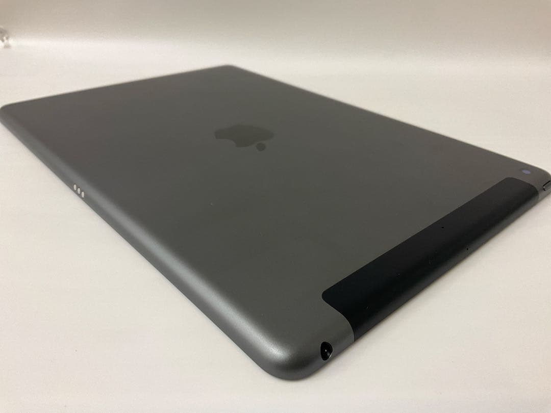 Wtapscendantページ★ 美品IPAD 第8世代 ★ 32GB