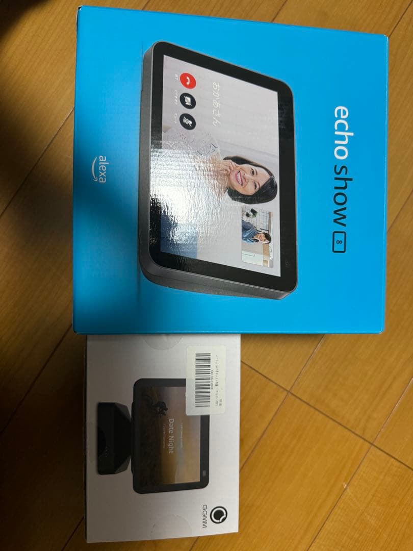 Echo Show 8第二世代ブラック 本体とACアダプターモバイルバッテリー
