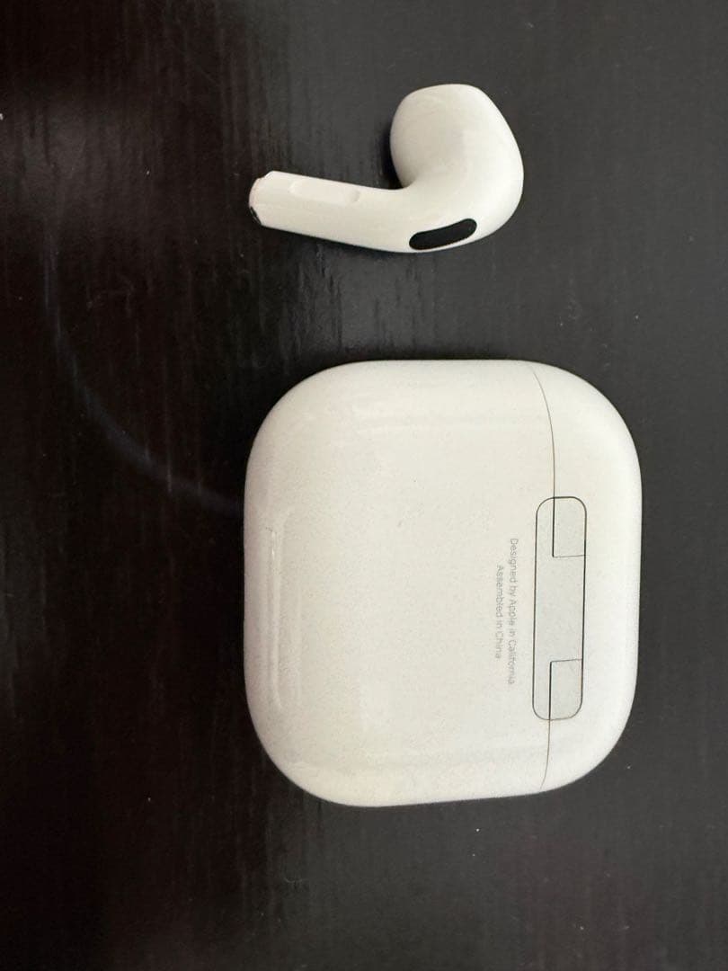 AirPods本体 ホワイト 充電ケース付き 左だけ右はありません