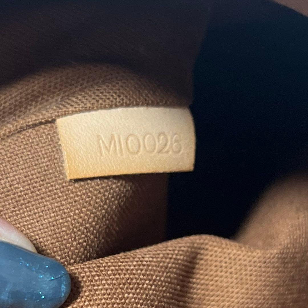 ルイヴィトン ショルダーバッグ 斜め掛け ポシェットボスフォール