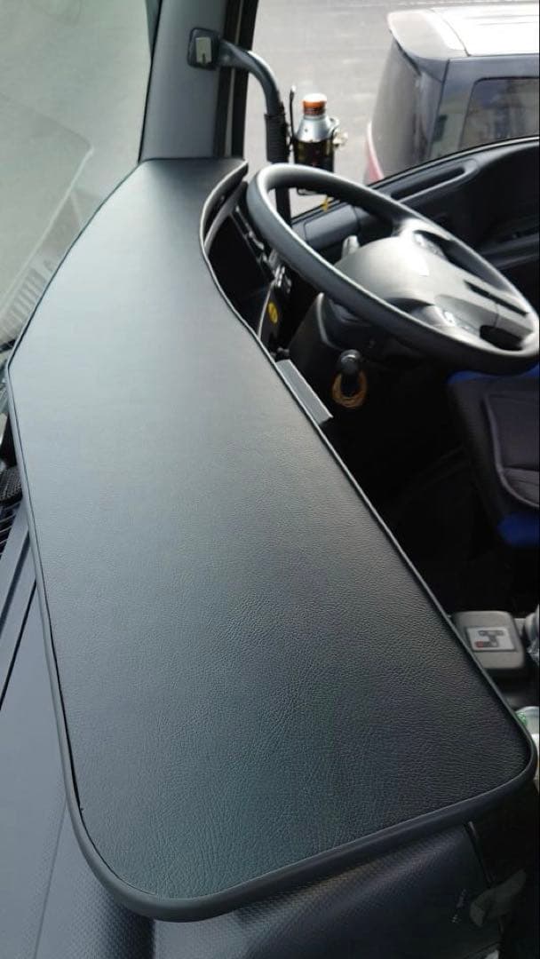 イスズ　ファイブスターギガ　フロントテーブル