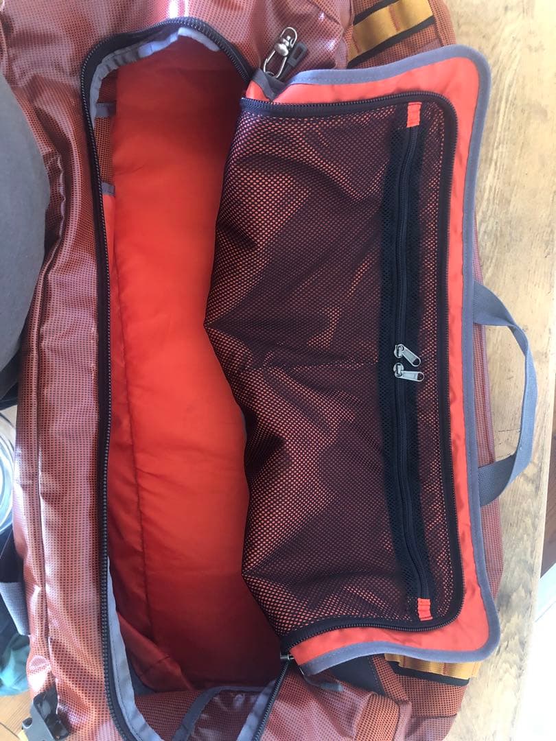 patagonia 防水ボストンバッグ オレンジ　70L