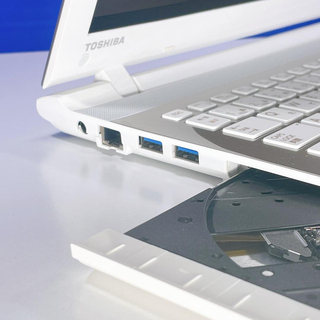 美品＆動作快適SSD✨Windows11✨東芝ゴールドカメラ付ノートパソコン薄型