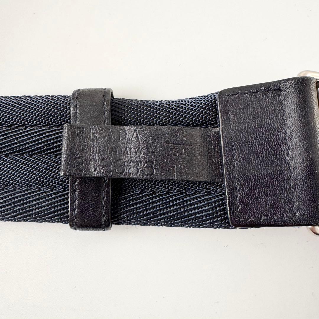 【美品】プラダ ガチャベルト ロゴバックル シルバー金具 フリーサイズ ネイビー
