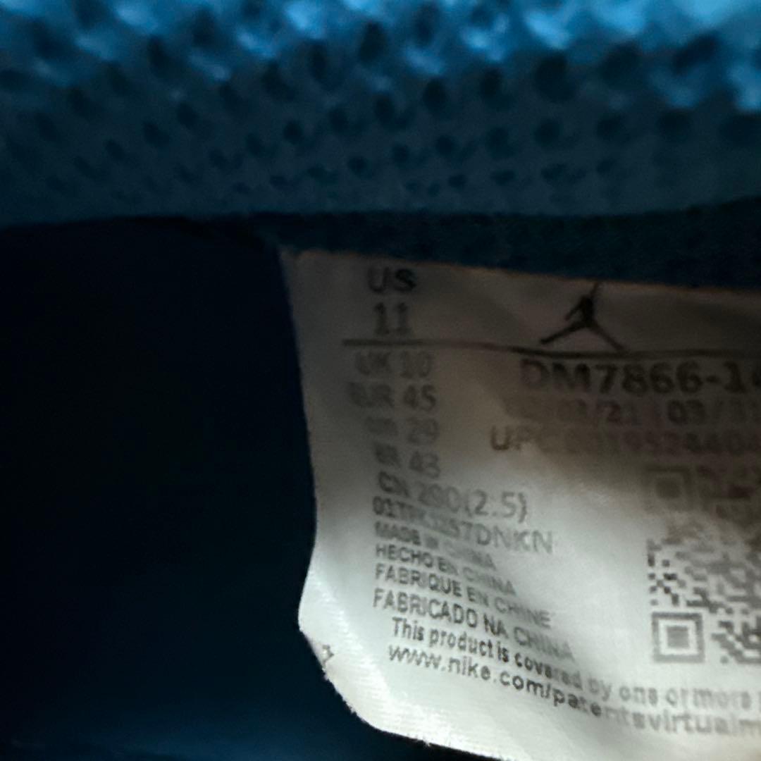 travisスニーカー