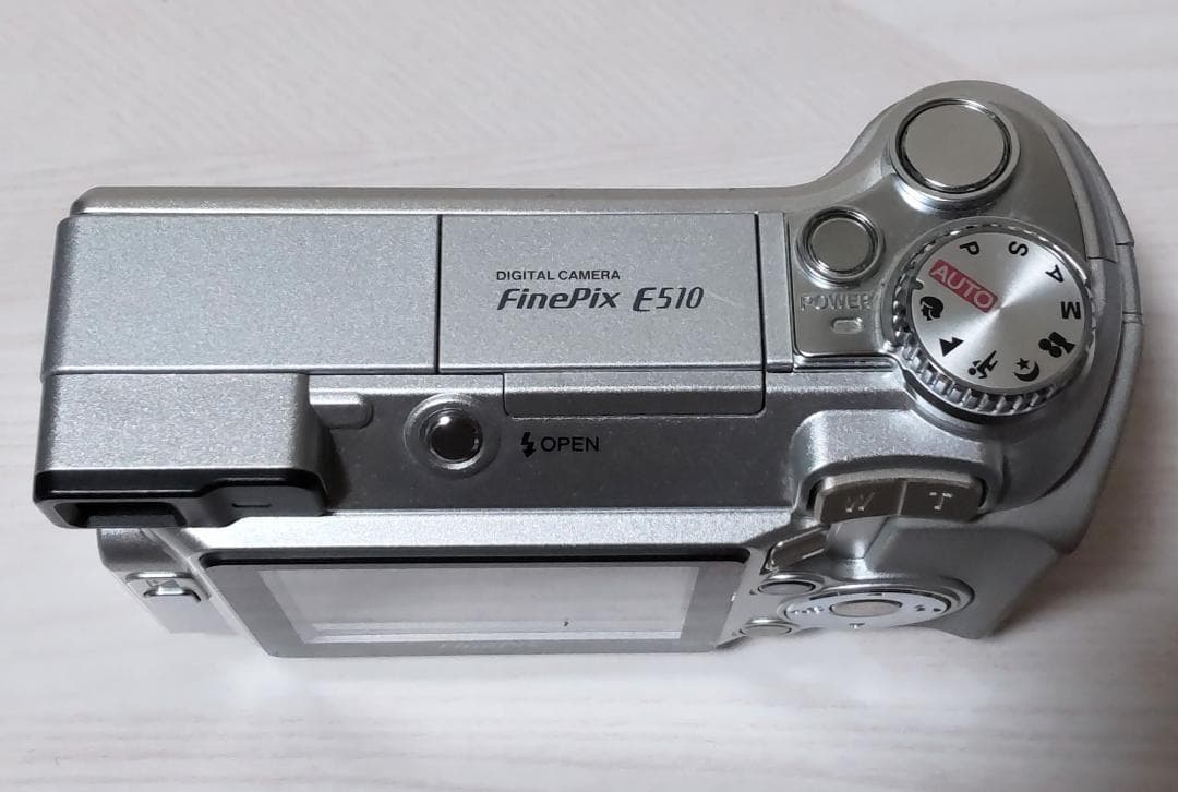 【美品 / 付属品全て揃ってます！】Fujifilm FinePix E510