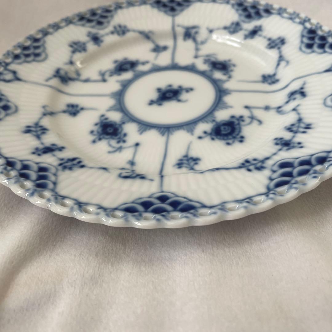   ブルーフルーテッド 皿 約17cm