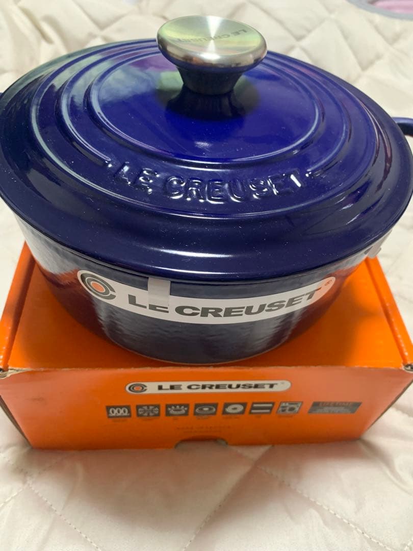 新品未使用　LE CREUSET ダークブルー 20㎝