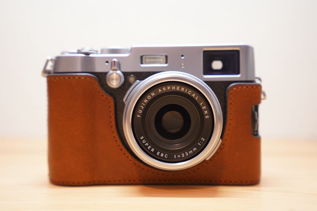 【美品】FUJIFILM X100T シルバー・フード&フィルター付｜おまけ多数