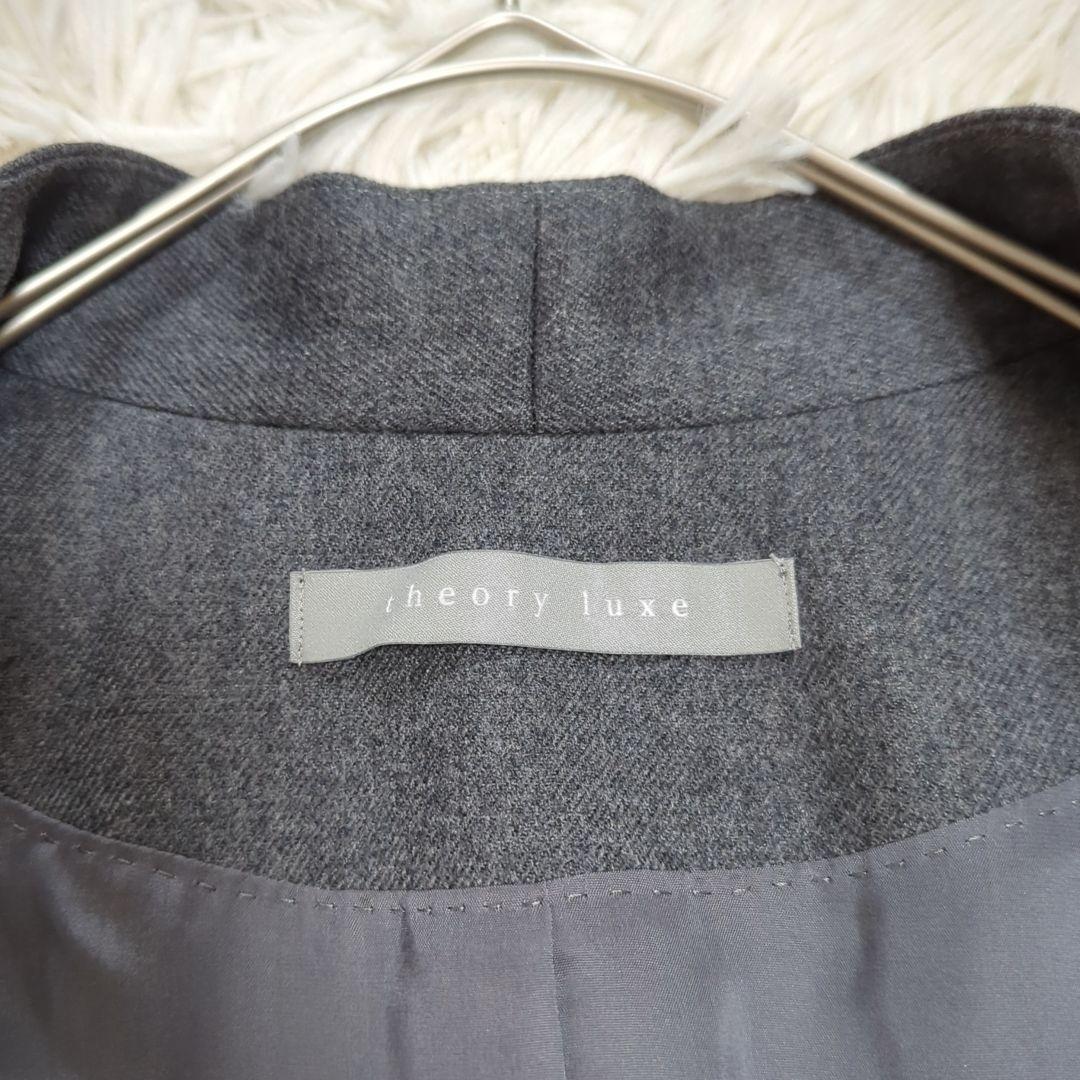 美品 セオリーリュクス 40 ノーカラー パンツスーツ セットアップ グレー