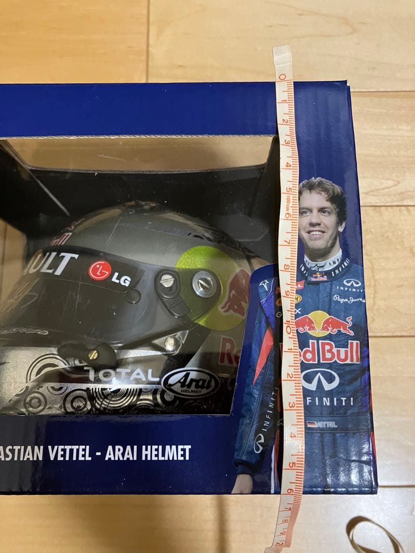 F1 2010 ベッテル 直筆サイン入り ミニヘルメット レッドブル