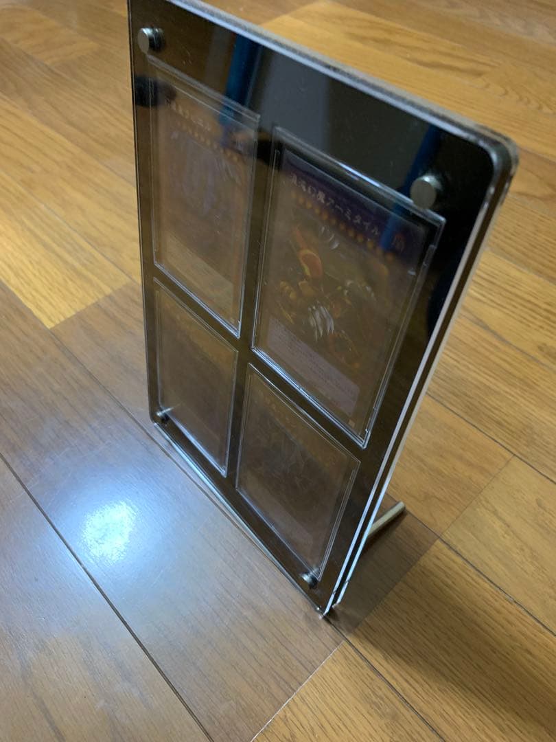 週末セール　4連ブラックディスプレイケース　スタンド付(対応・遊戯王)