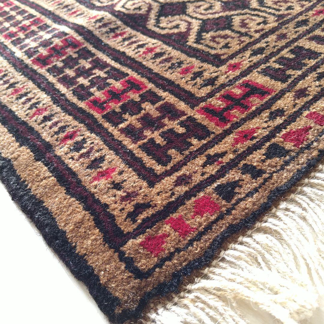 ヴィンテージ ペルシャ絨毯 130×86cm バルーチ こげ茶ベース 幾何学模様