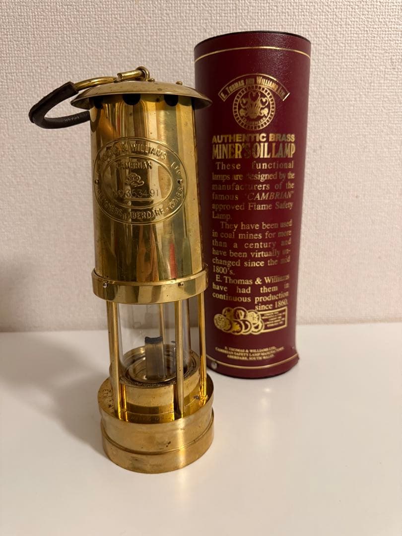 E Thomas & Williams マイナーズランプ
