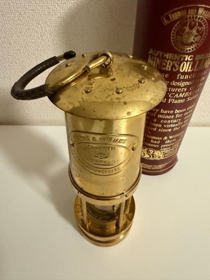 E Thomas & Williams マイナーズランプ