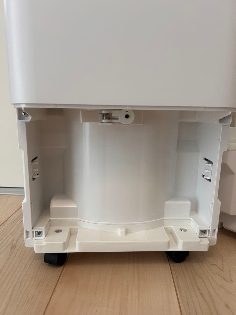 アイリスオーヤマ コンパクトクーラー ICA-0301Y 2025モデル