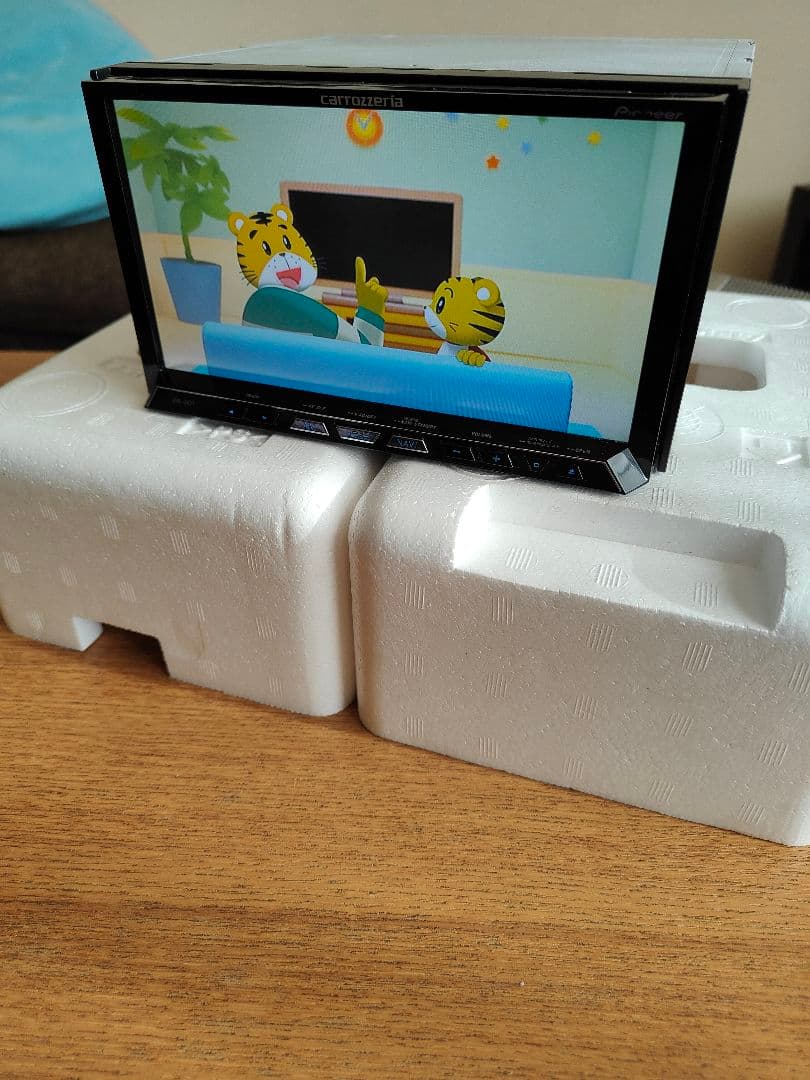 パイオニア　カロッツェリア　サイバーナビ　AVIC-ZH77　フルセグ　中古