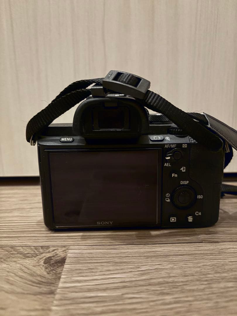 【美品】SONY α7 II ミラーレスカメラ、バッテリー２つ、カメラケース