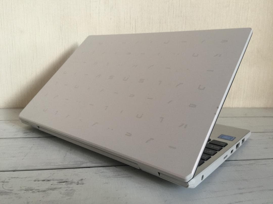 ASUS E210MA 11.6型/SSD/NumberPa/Office