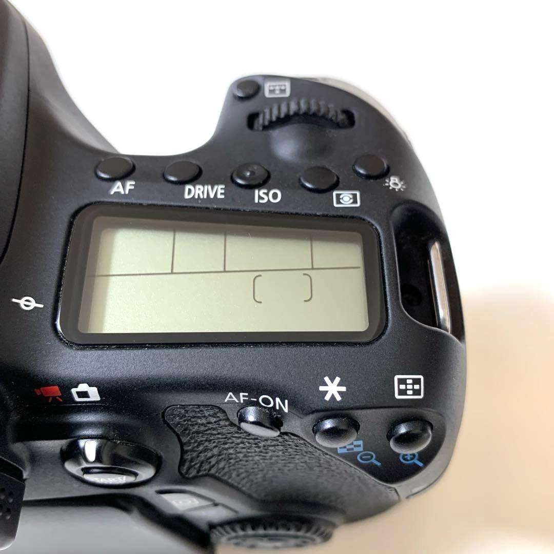 美品　一眼レフ　Canon EOS 70D ダブルズームキット　　フルセット