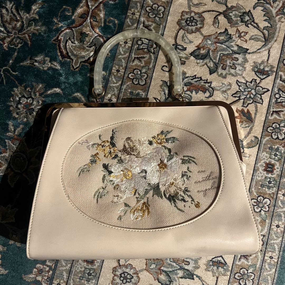 an another Angelus アートタッチフラワー刺繍ハンドバッグ