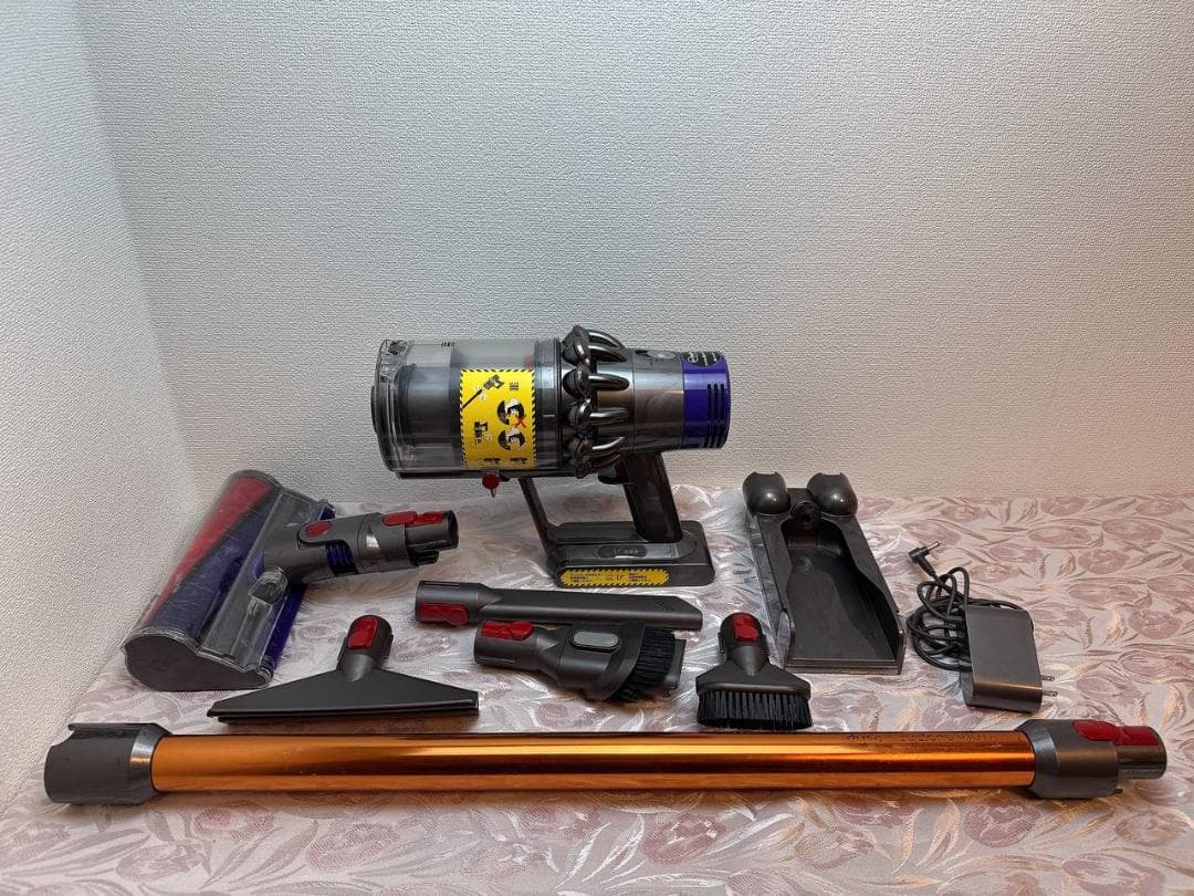 【分解洗浄済】43-ダイソン dyson v10 sv12 掃除機 作動品