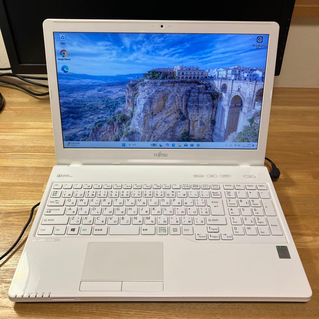富士通 LIFEBOOK AH53/U 人気の白 Core i7