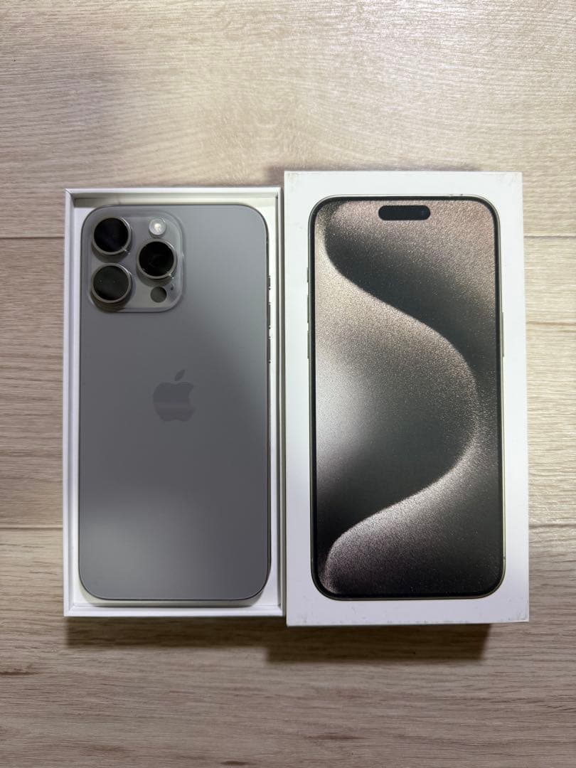 超美品　中国版　iPhone15 Pro Max 256GBナチュラルチタニウム