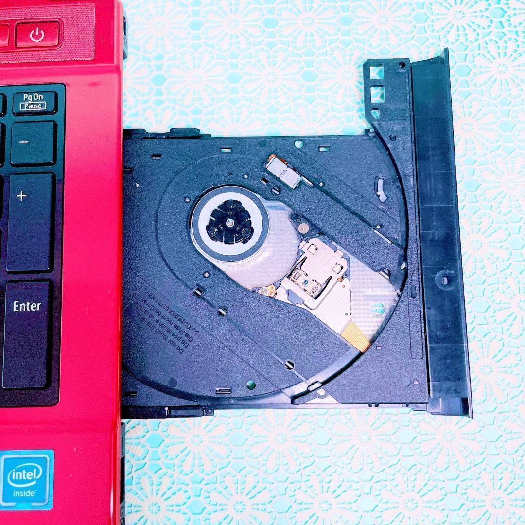 たっぷり大容量1TB❣️薄型ノートパソコン✨️可愛い赤！初心者おすすめ✨️カメラ付き✨️