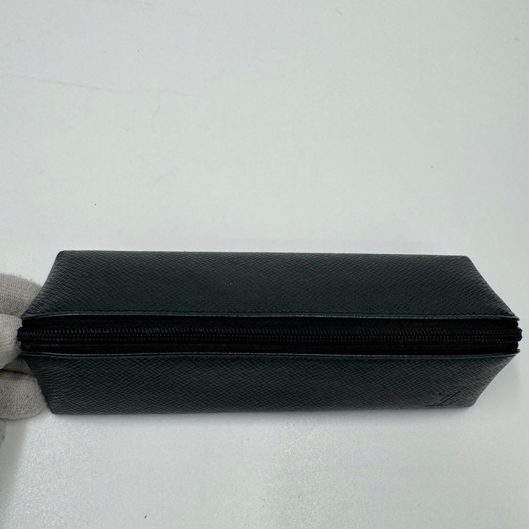 ルイヴィトン タイガ トゥルースペンケース レザー ペンケース ダークグリーン