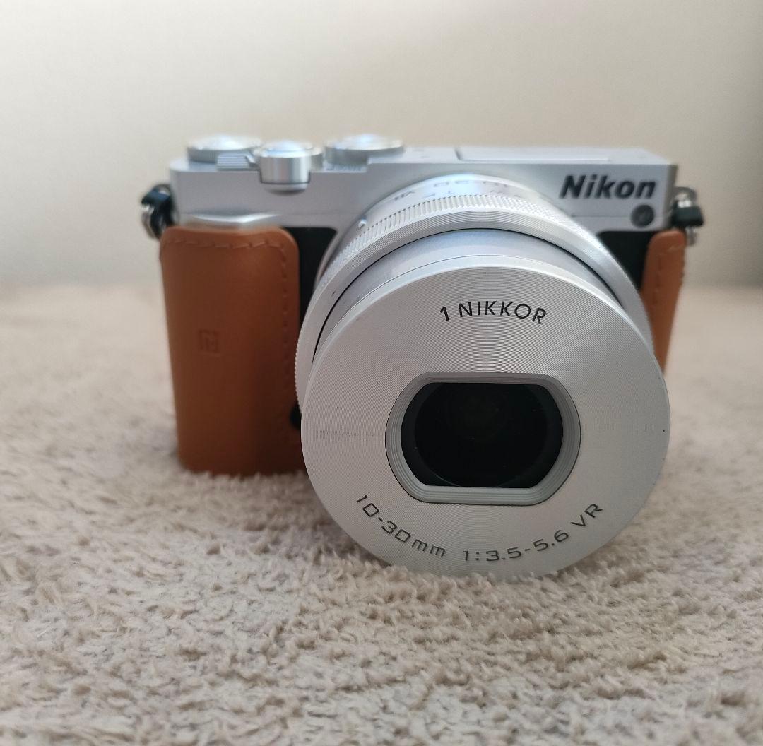 デジタルカメラ Nikon NIKON 1 J5 SILVER