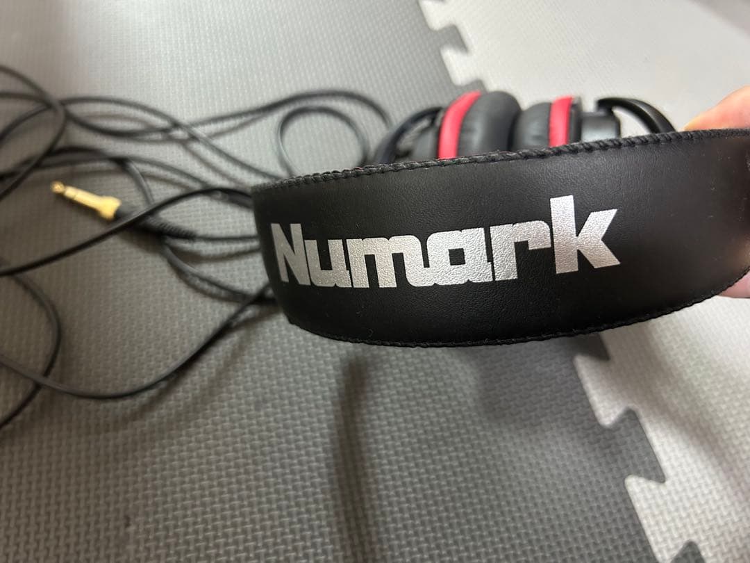 ほぼ新品【ヘッドフォン付き】Numark DJコントローラー LEDライト搭載