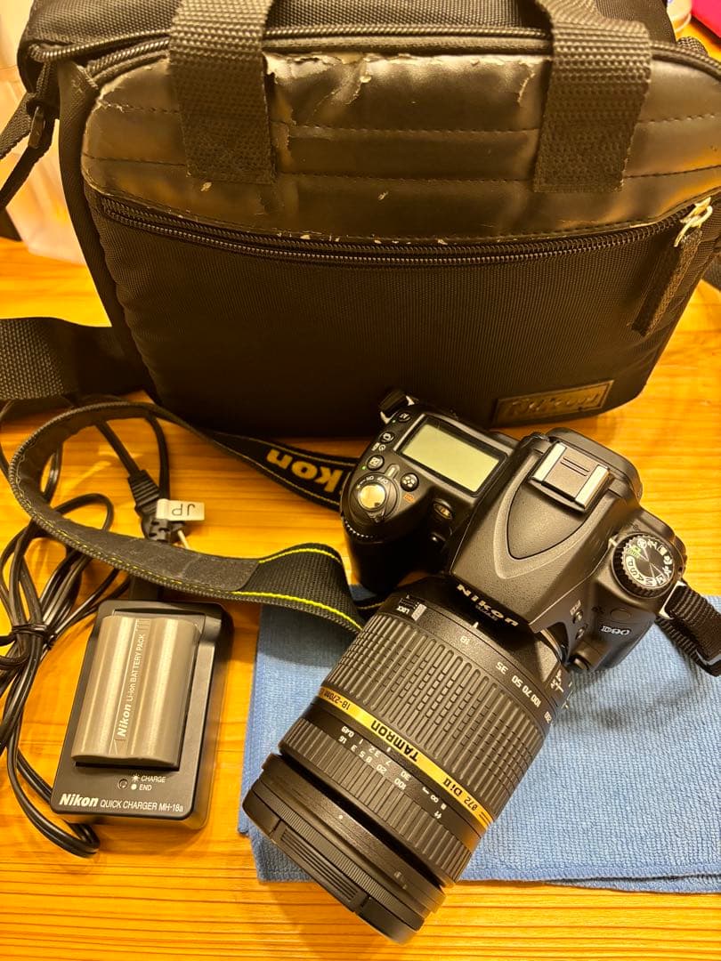 美品　Nikon D90+タムロンレンズ　一眼レフカメラセット