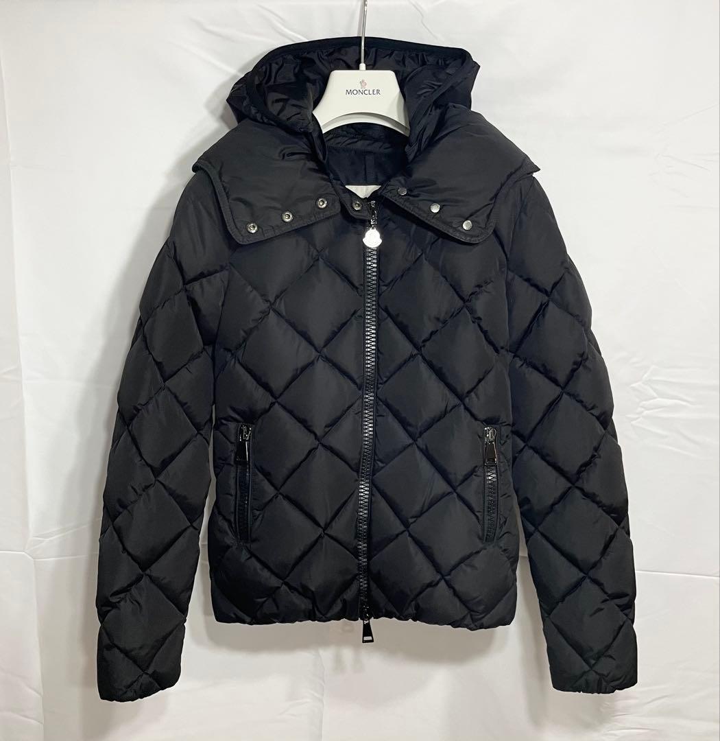 ［新品同様］モンクレール　レディース　ダウンジャケット　ブラック