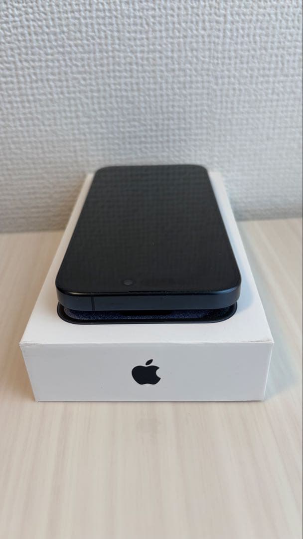 ち*け様 【美品】iPhone15Pro256GBブルーチタニウム88%