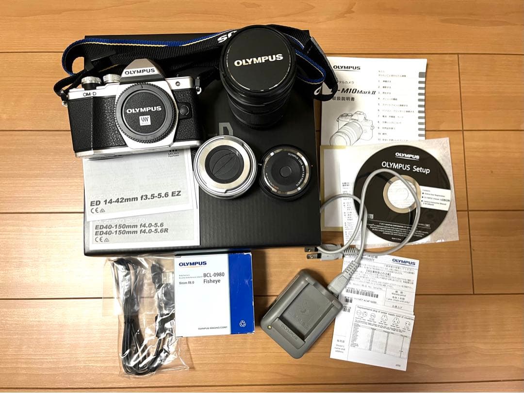 美品　オリンパス OM-D E-M10Ⅱ Wズームキット