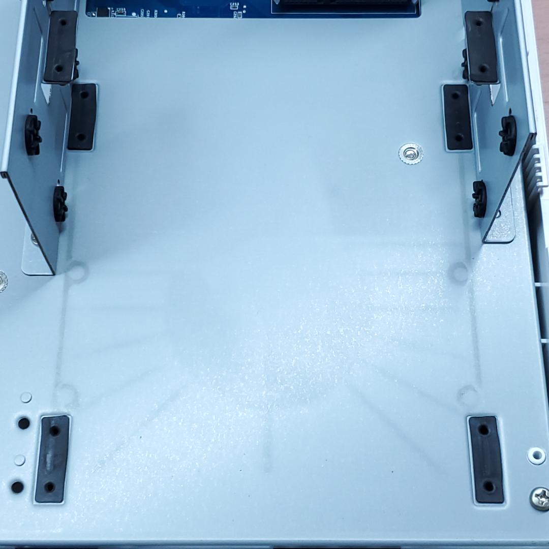 も*じ様 Synology DiskStation DS220j