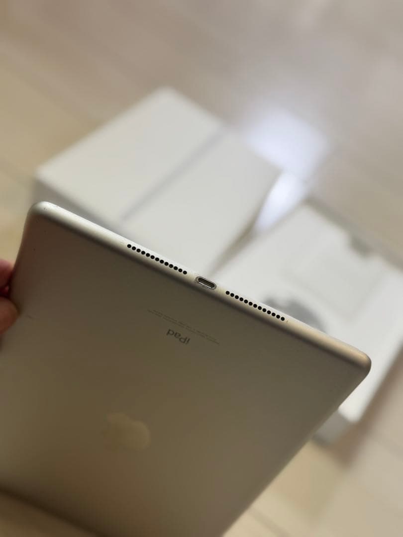 ★値下げ★【美品】iPad6 第6世代 シルバー 32GB 9.7インチ