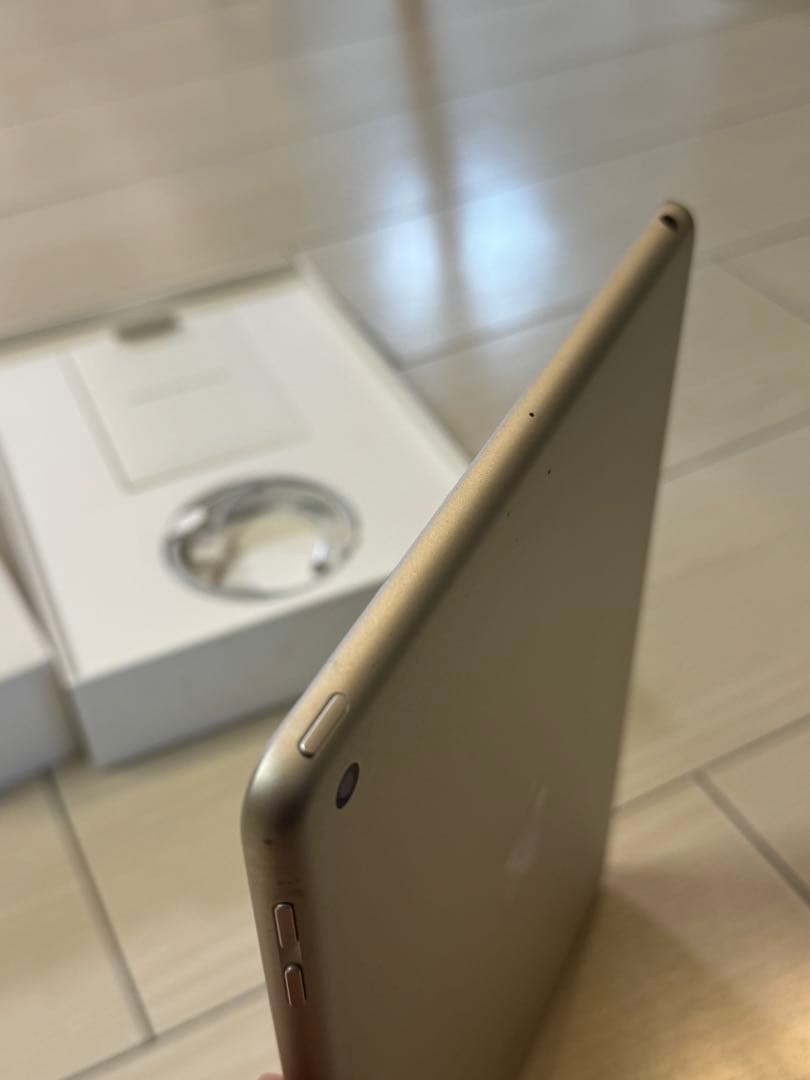 ★値下げ★【美品】iPad6 第6世代 シルバー 32GB 9.7インチ