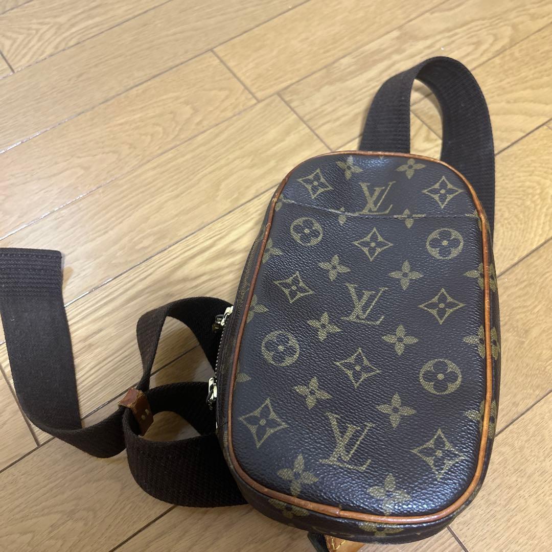 ルイヴィトン ボディバッグ