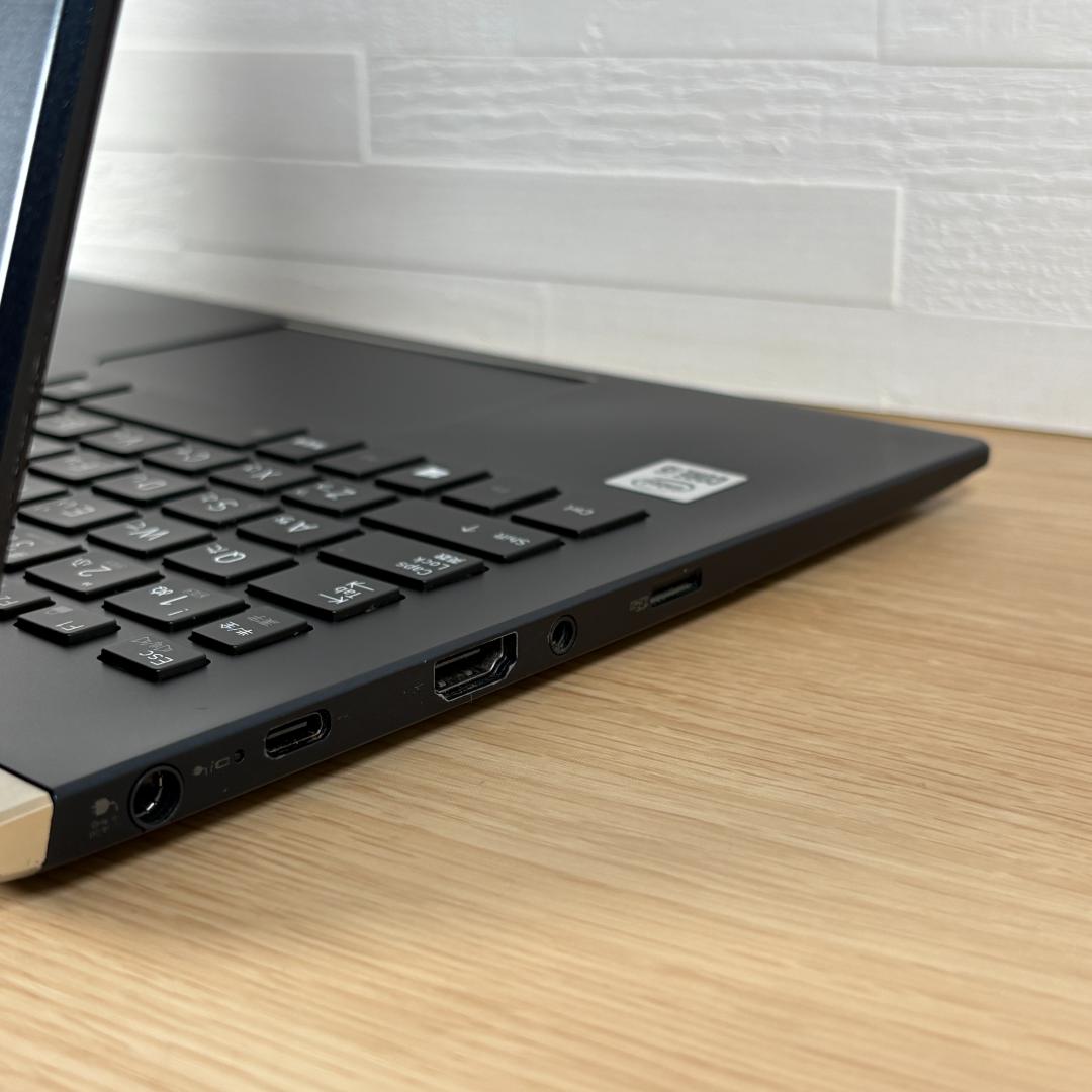 Dynabook　10世代i5　ノートパソコン　Windows11　超軽量　19