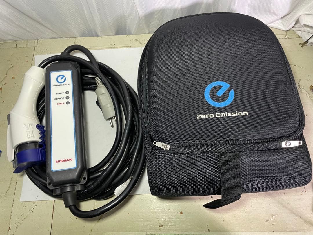 日産　リーフ　充電ケーブル　3NK0E