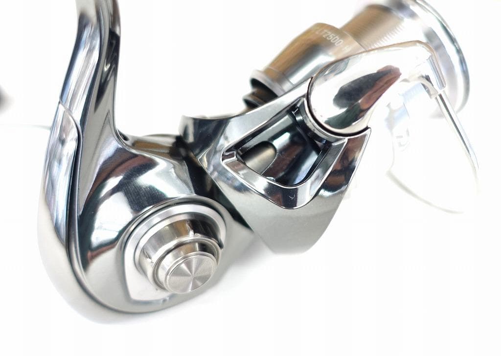 ダイワ 22 イグジスト PC LT2500-H　美品！